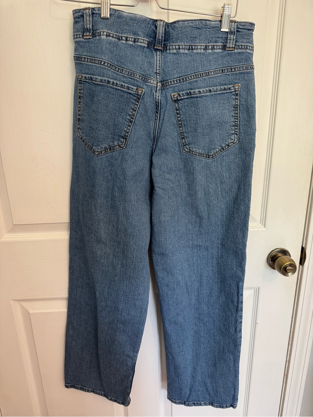 Banana Republic Straight-Leg Women’s Jeans in Medium Blue